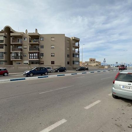 Primera Linea De Playa Y Gibraltar A 5 Minutos Ла-Линеа-де-ла-Консепсьон Экстерьер фото