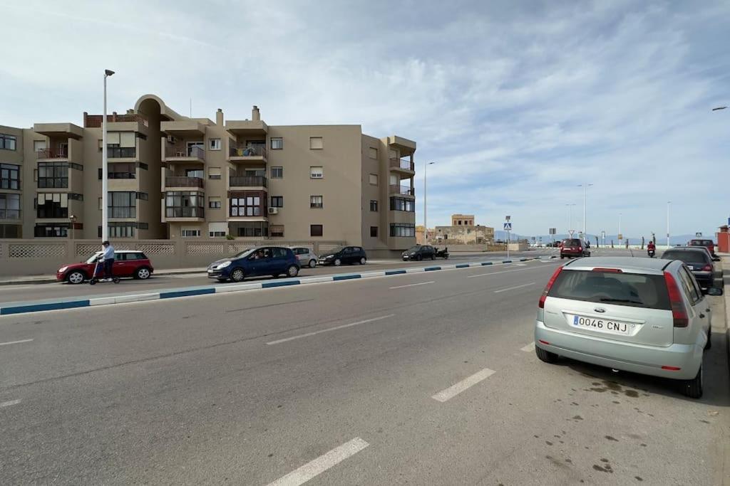 Primera Linea De Playa Y Gibraltar A 5 Minutos Ла-Линеа-де-ла-Консепсьон Экстерьер фото